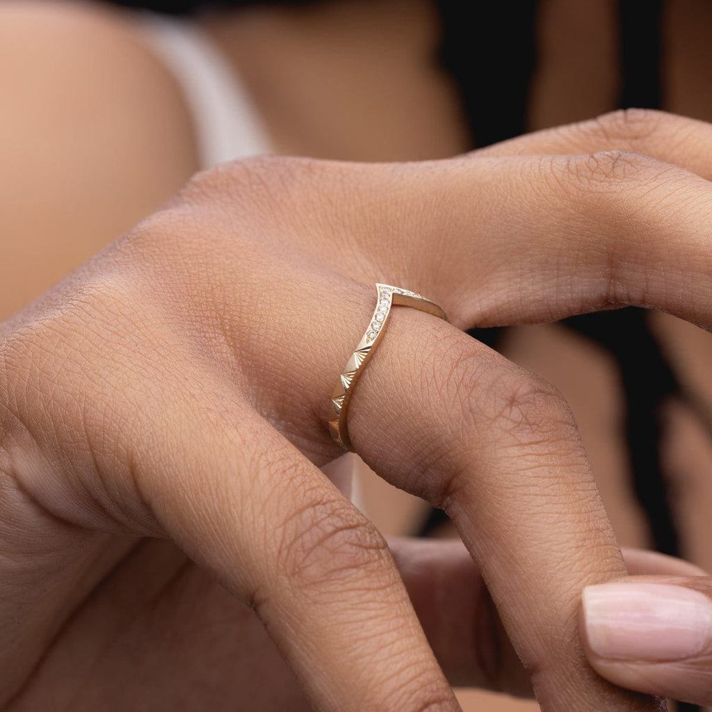Peak Aurelia Champagne Diamond Band