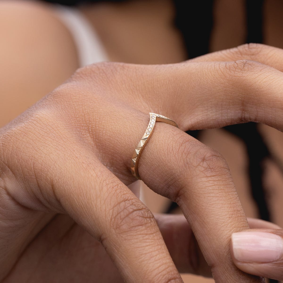 Peak Aurelia Champagne Diamond Band