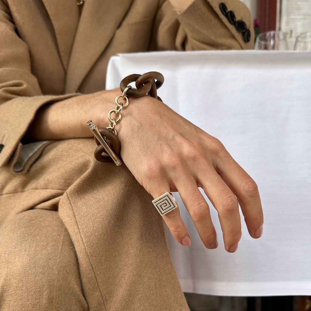 The Maze Ring