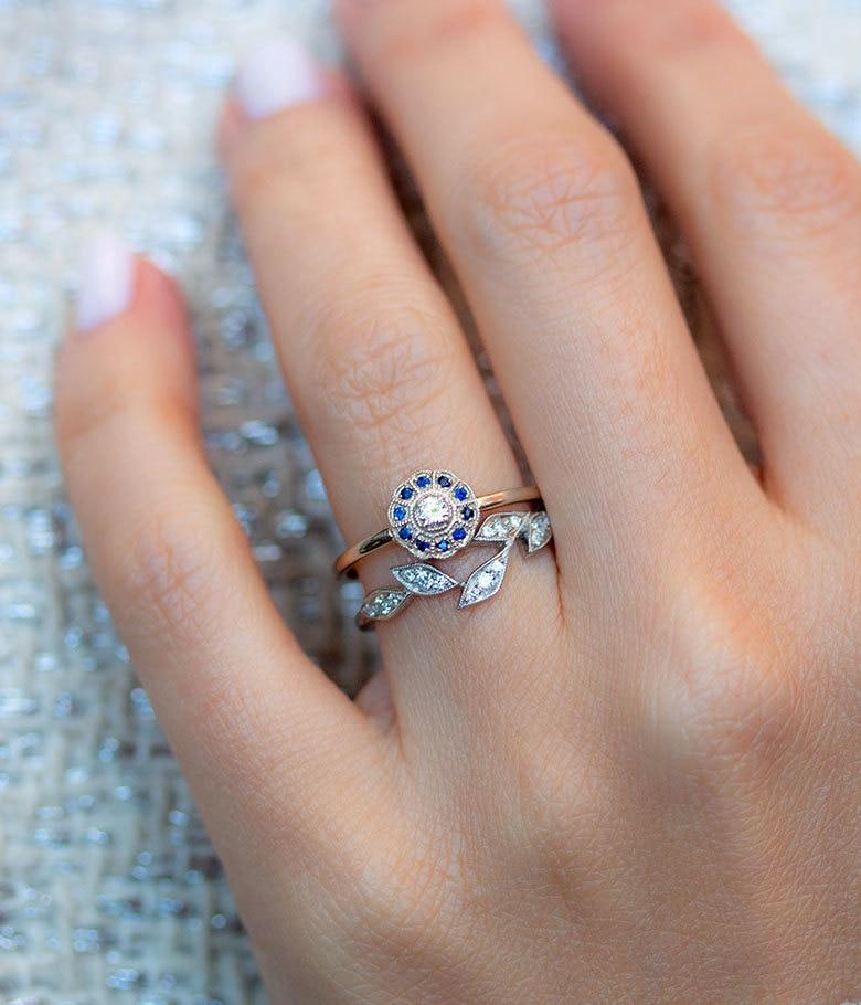 18k 5 Leaf Curve Ring