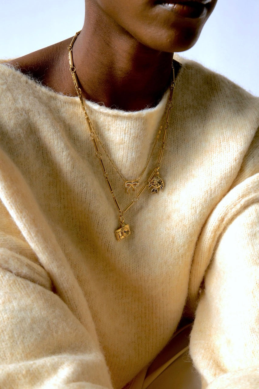 Bow Pendant