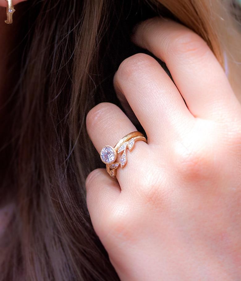 18k 5 Leaf Curve Ring