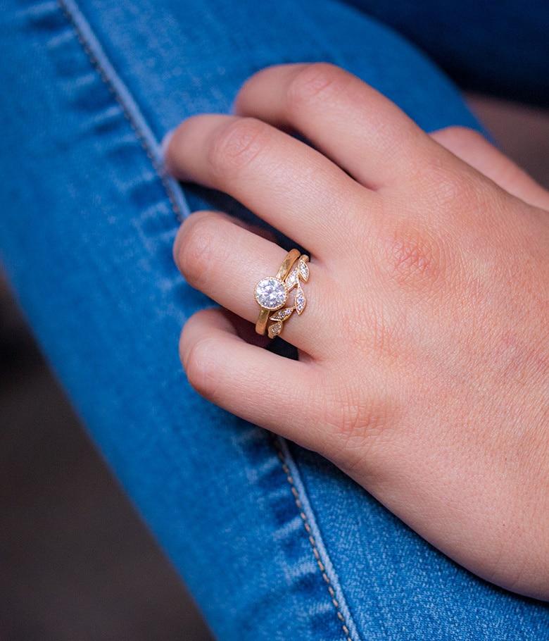 18k 5 Leaf Curve Ring